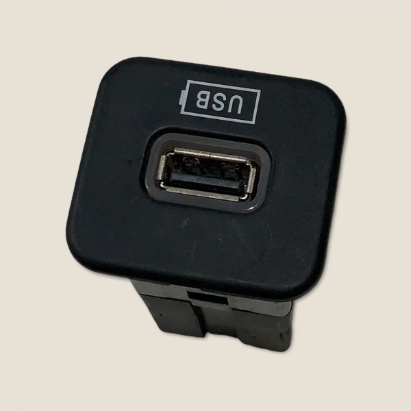 Entrada Usb Fiat Strada Freedom 1.4 Evo 2020 (59)