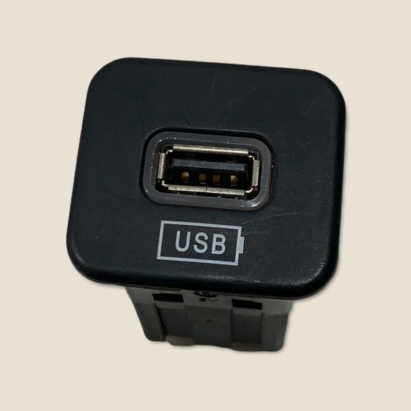 Entrada Usb Fiat Strada Freedom 1.4 Evo 2020 (59)