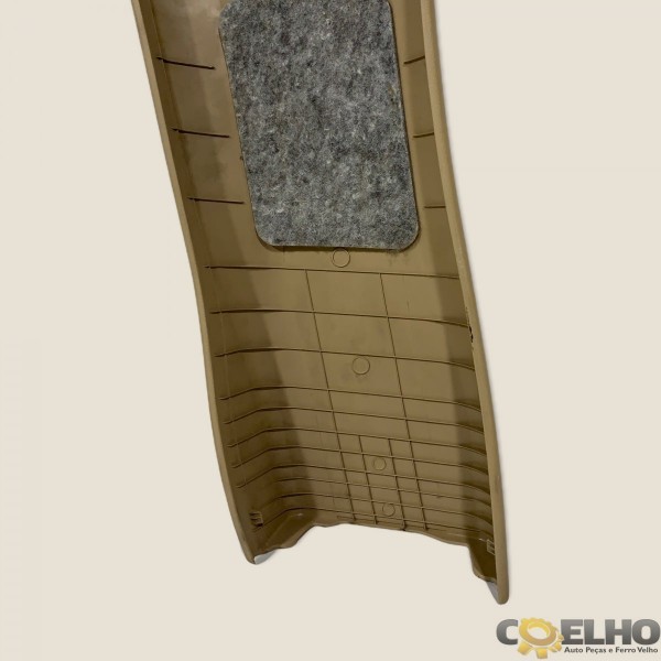 Acabamento Direito Coluna T Captiva Sport 09/10 (1895)