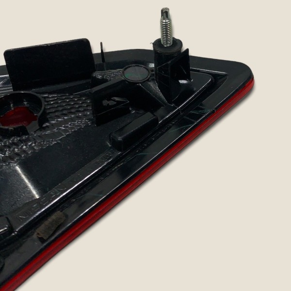 Lanterna Traseira Direita Tampa Nissan Kicks Sl 2019 (274) Direito Vermelho