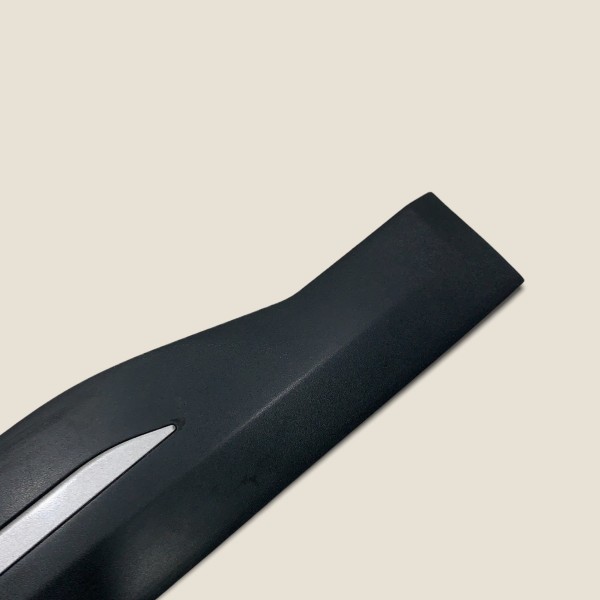 Friso Porta Tras. Esq. Nissan Kicks Sl 2019 828715rb0a (313)