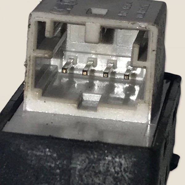 Comando Vidro Elétrico Passageiro Saveiro Robust 2020 (426)