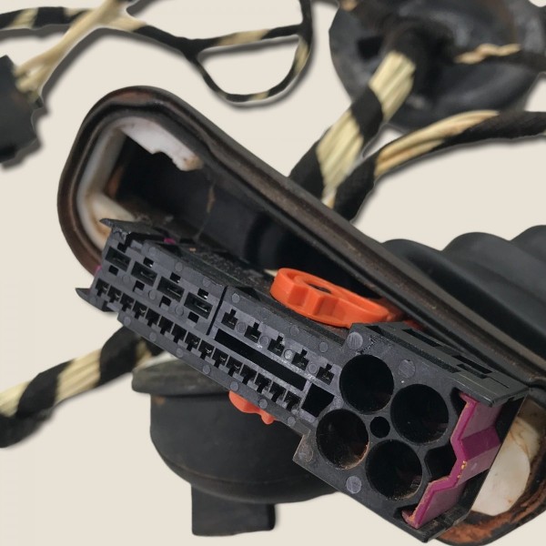 Chicote Porta Dianteira Direita Amarok Biturbo 2015 (520)