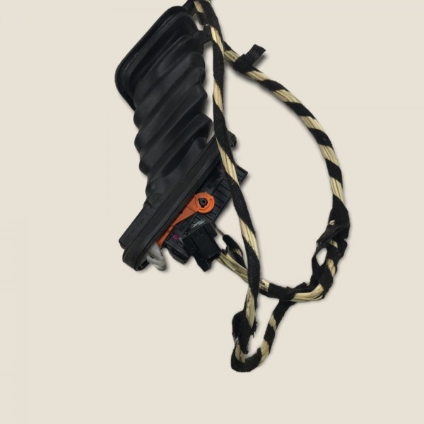 Chicote Porta Traseira Esquerda Amarok Biturbo 2015 (546)