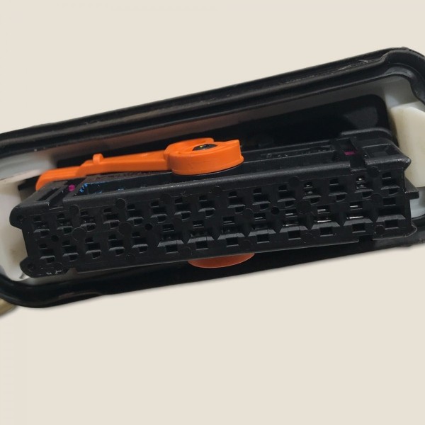 Chicote Porta Traseira Esquerda Amarok Biturbo 2015 (546)