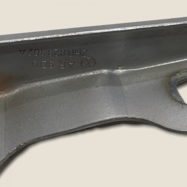 Dobradiça Direita Capô Diant. 2h0823302a Amarok 2015 (673)