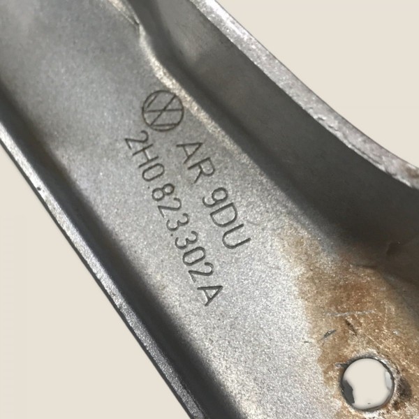 Dobradiça Direita Capô Diant. 2h0823302a Amarok 2015 (673)