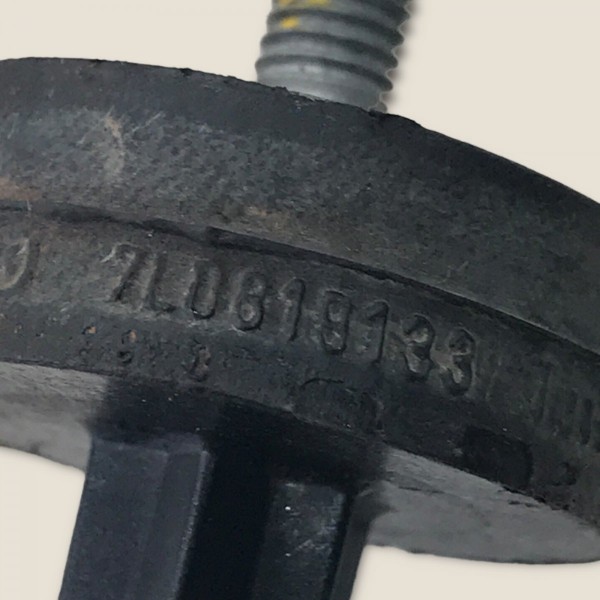 Parafuso Suporte Ventilação Amarok Biturbo 2015 (894) Preto