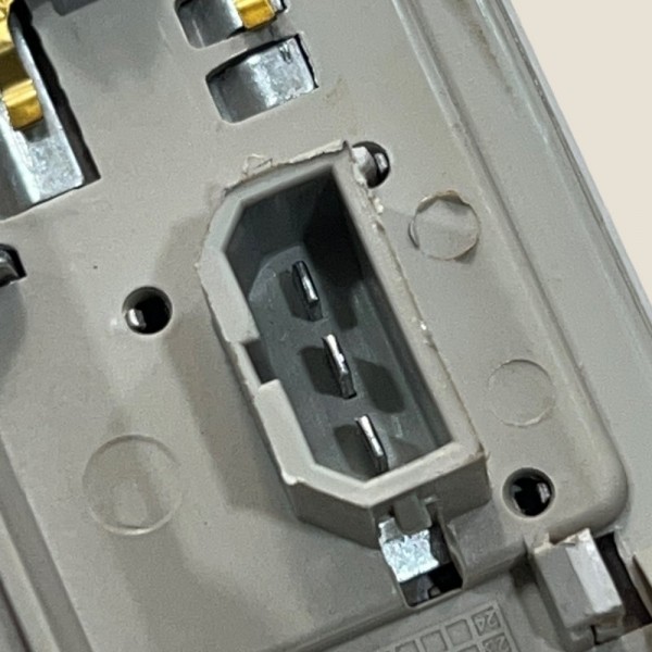 Luz De Teto Cortesia Saveiro Robust 2020 (1398)