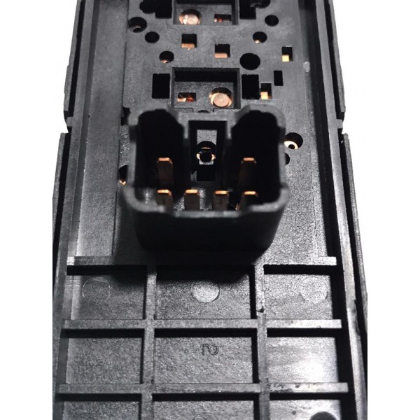 Botão Vidro Eletrico Dianteiro Direito Gm Spin 1.8 2013