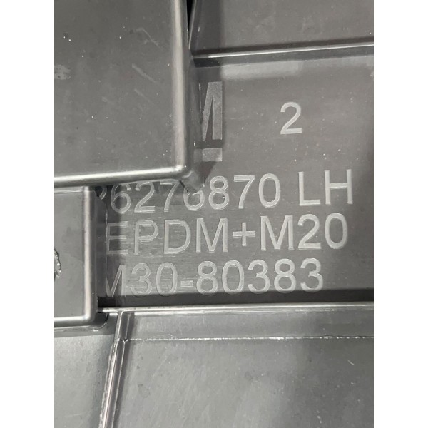 Acabamento Coluna Central Esquerda Tracker Rs 1.2t 23/24