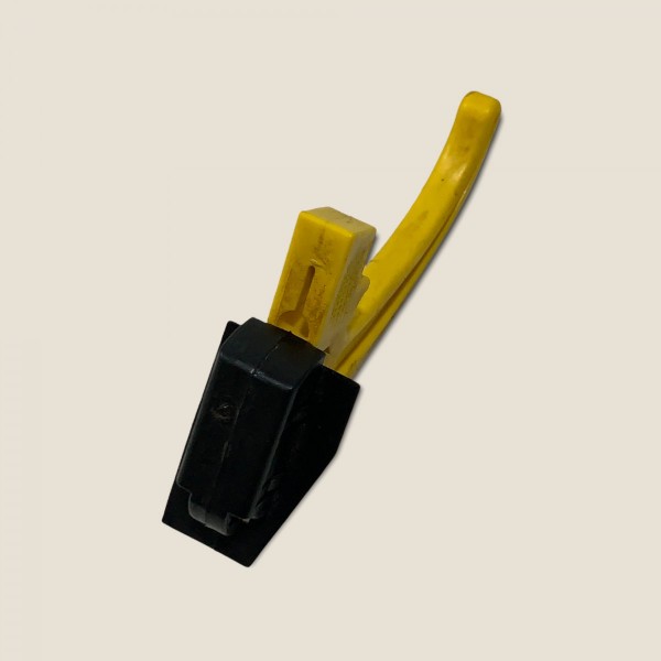 Alavanca Puxador Capô Diant. Fiat Strada Freedom 2020 Aa