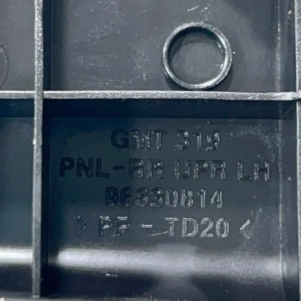 Acabamento Porta Traseira Esquerda Captiva 2011 Original