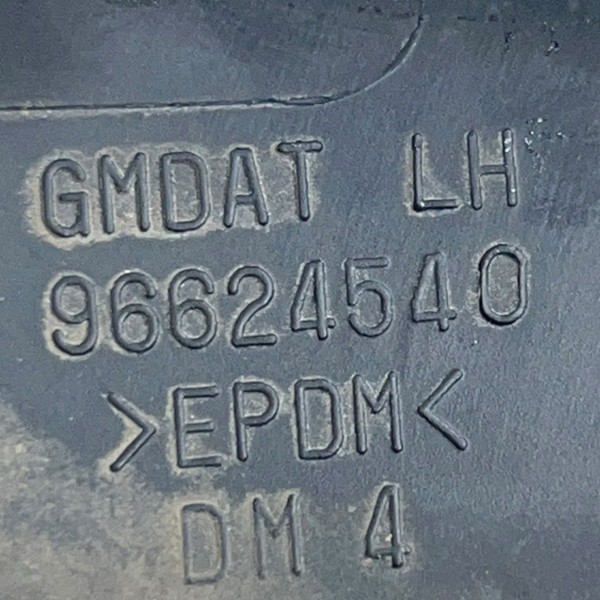 Acabamento Esquerdo Churrasqueira Captiva Sport 2011