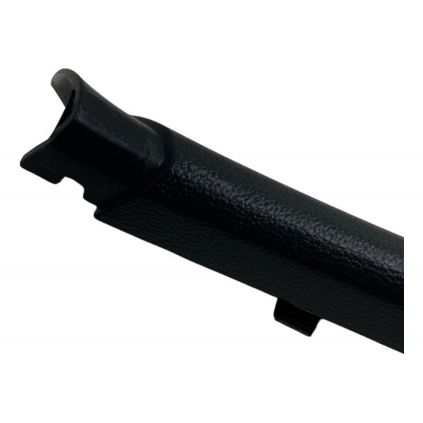 Acabamento Direito Tampa Traseira Captiva Sport 2011