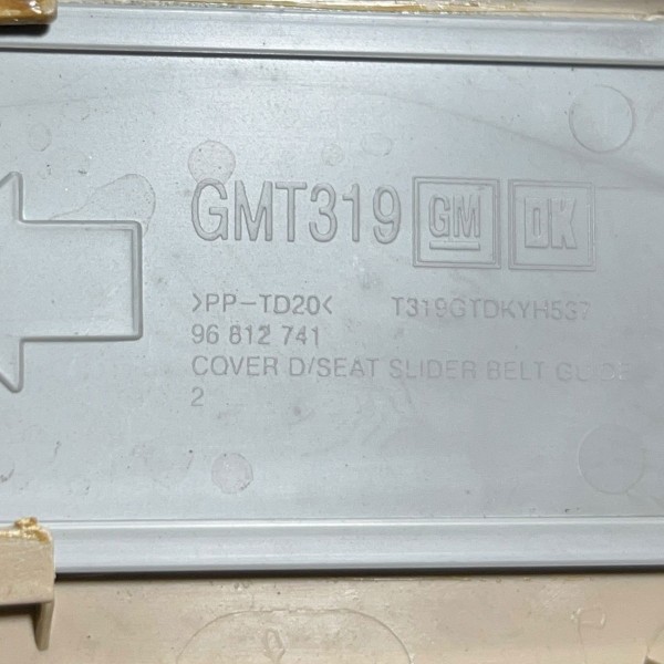 Moldura Coluna Cinto Dianteiro Direito Captiva Sport 2011