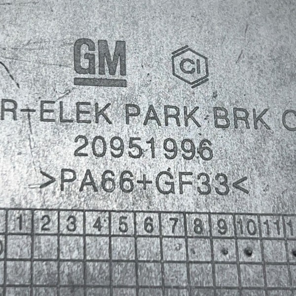 Suporte Proteção Motor Freio De Mão Captiva Sport 2.4 2011